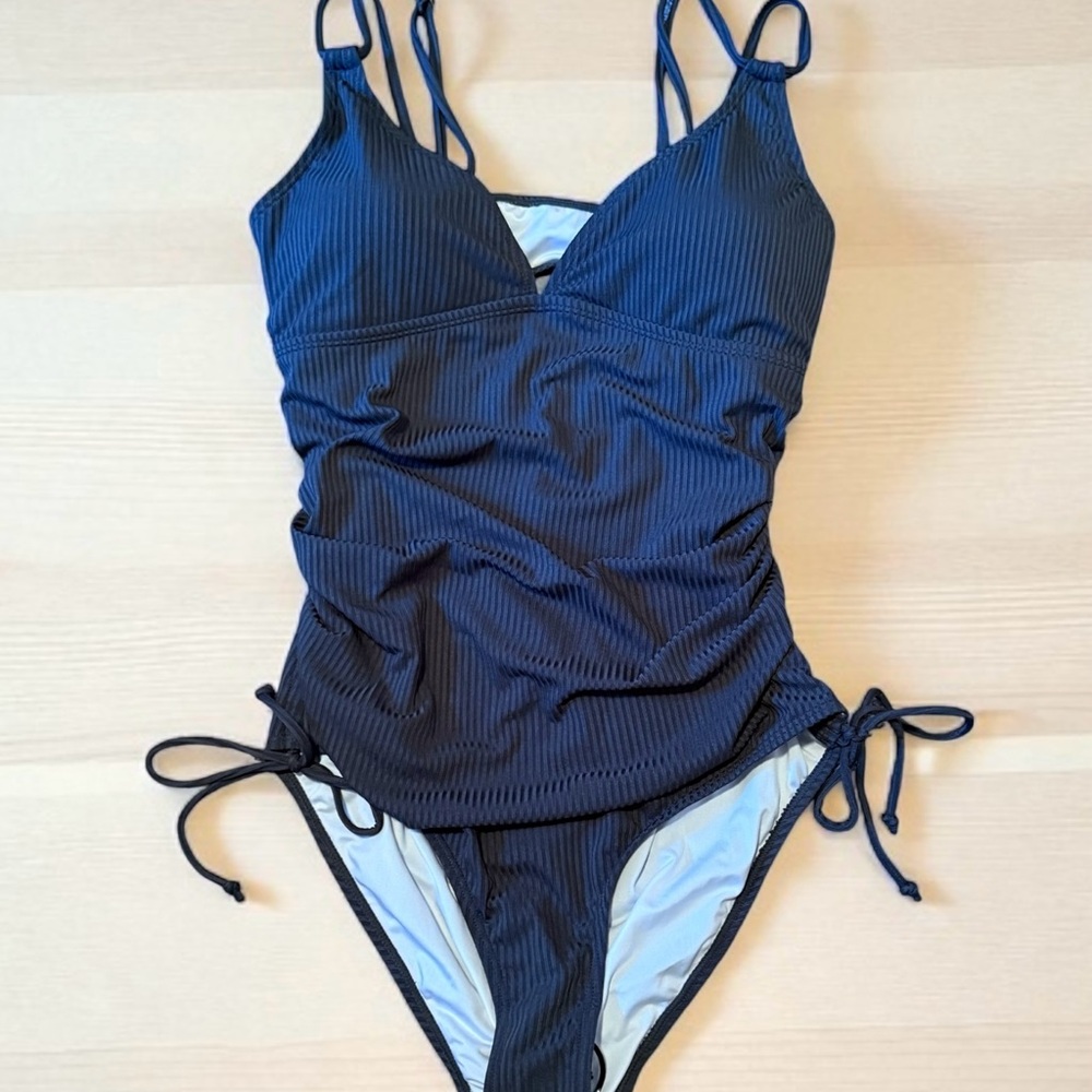 NWOT One Piece Ribbed Swimsuit
